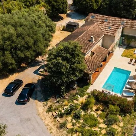 Domaine Des Oliviers, Elegant With Swimming Pool Villa *